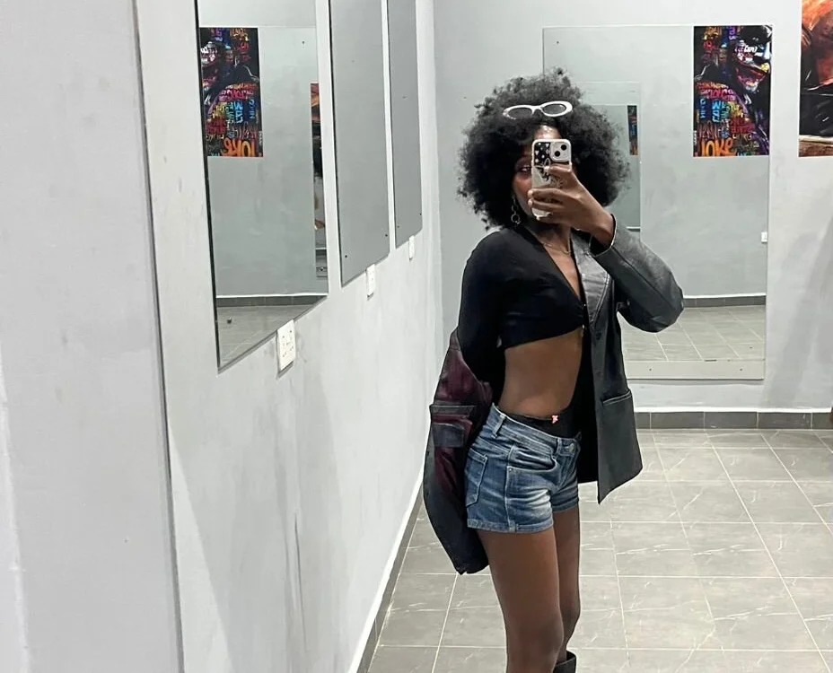 Leigh254 Chatroom