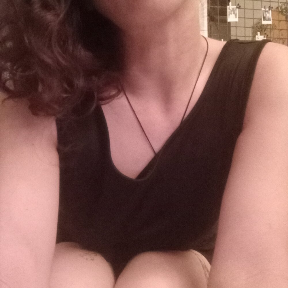 Lela64 Chatroom