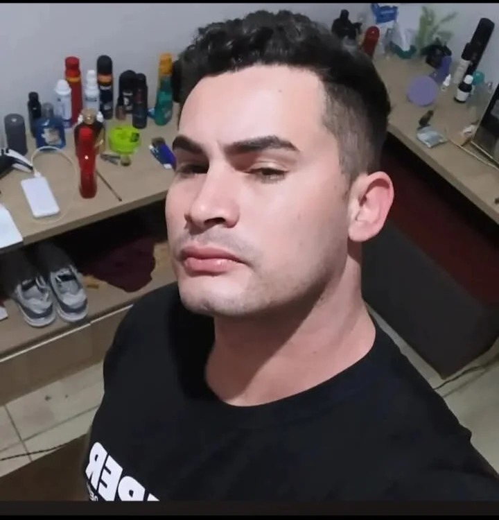 Leo_dot25 Chatroom