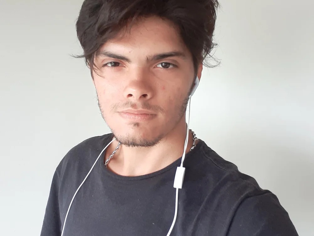 Leojs97 Chatroom