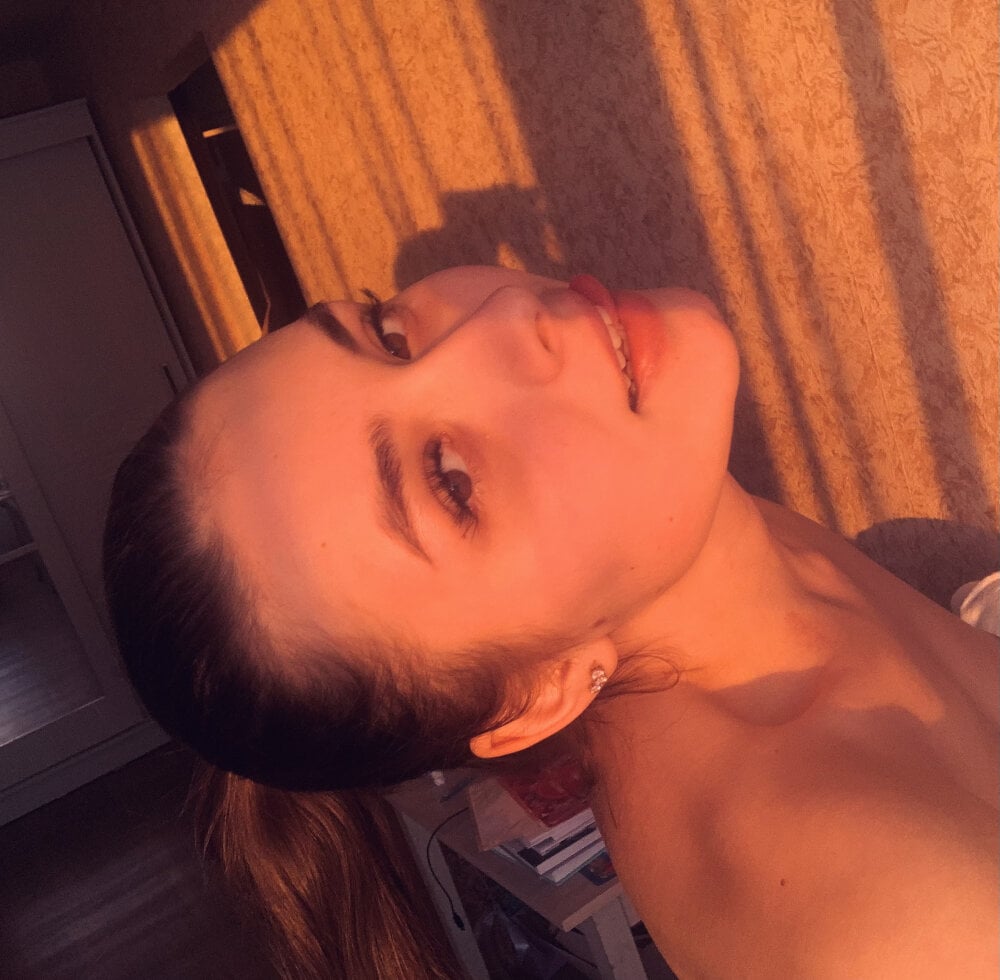 LeonoraWoods Chatroom