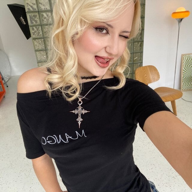 LeslieeWalker Chatroom