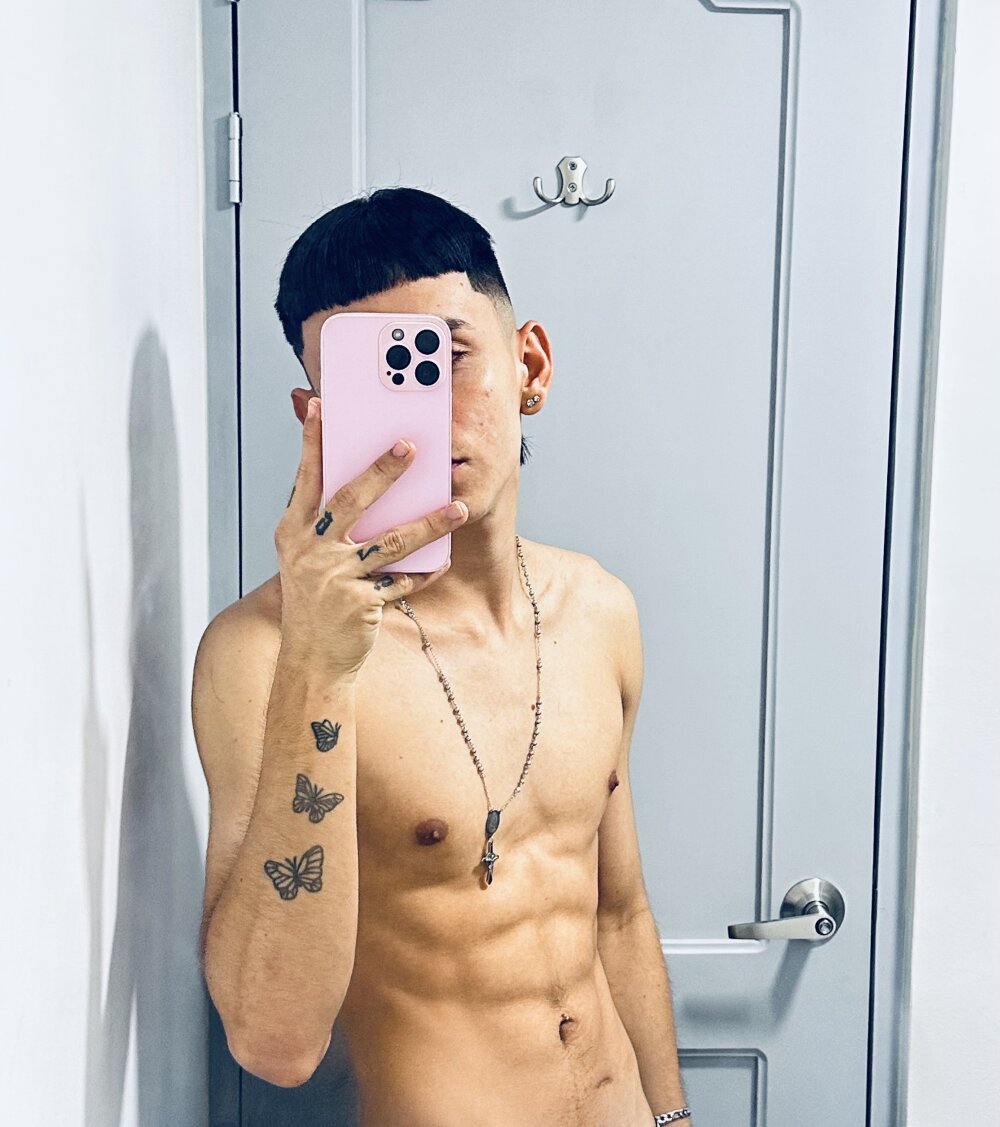 Letsme_see_gay_porn Chatroom
