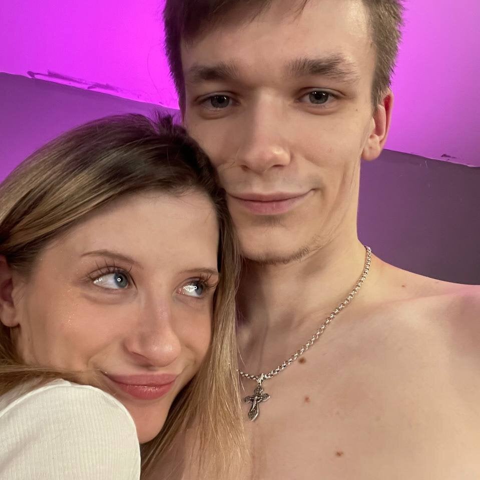 Lewis_and_Marta Chatroom