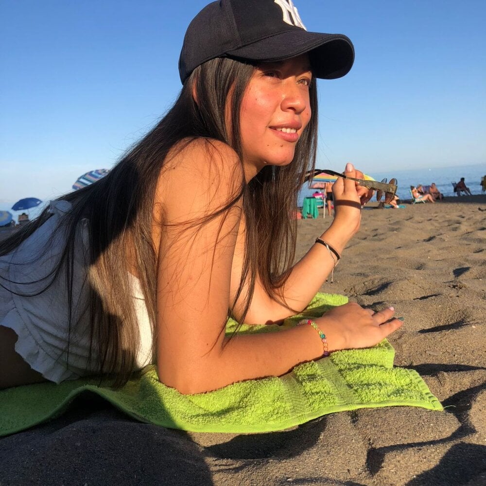 Lia_Honeymind__ Chatroom