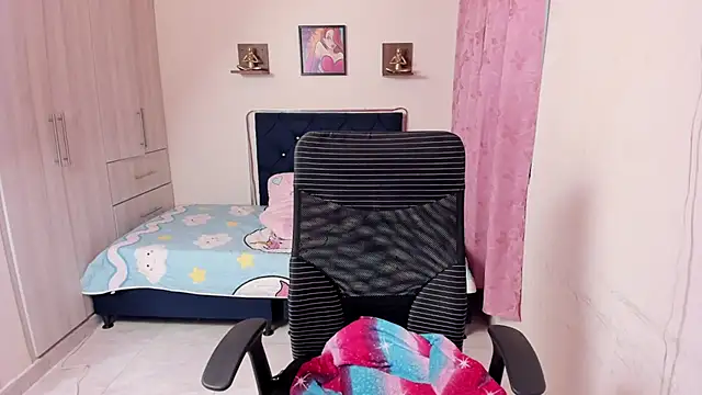 Liany_Beacker Chatroom