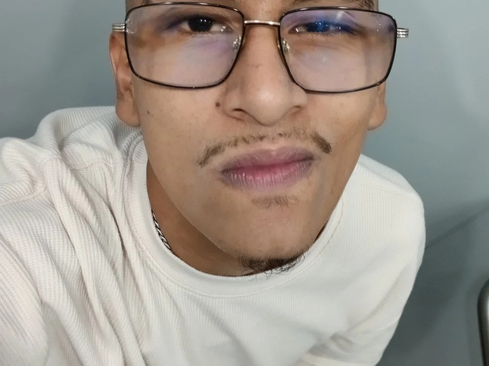 Lil_black009 Chatroom