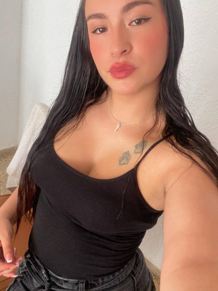 Lilli_Sweetty Chatroom
