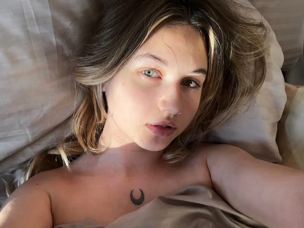 Lilly_Eyes Chatroom