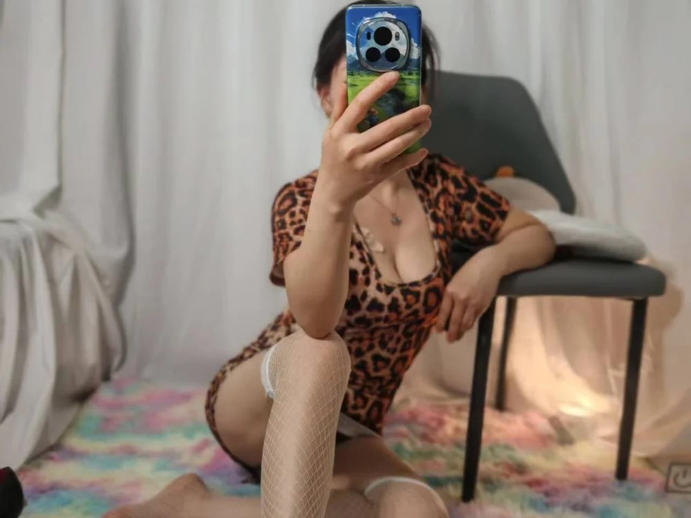 Lily006 Chatroom