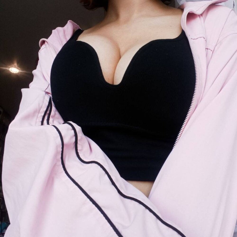 LilyannRosse Chatroom