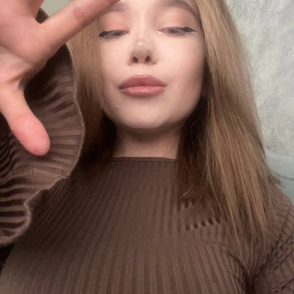 Lina_Glow Chatroom