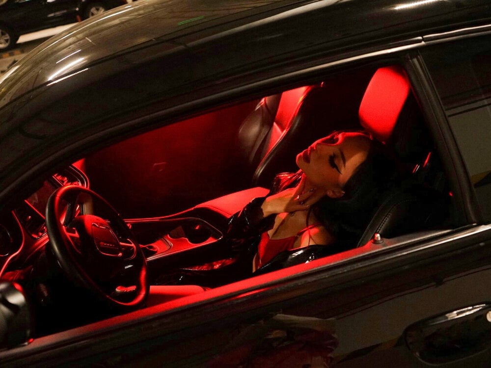 Lina_Thornton_ Chatroom