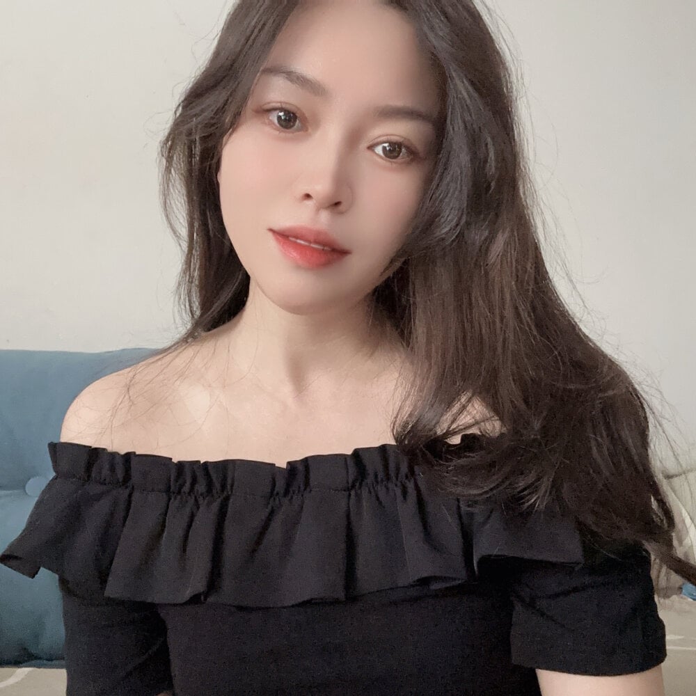 Linda--6 Chatroom