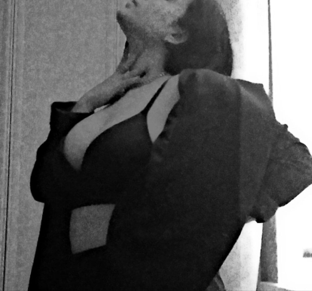 Linda_Grayy Chatroom