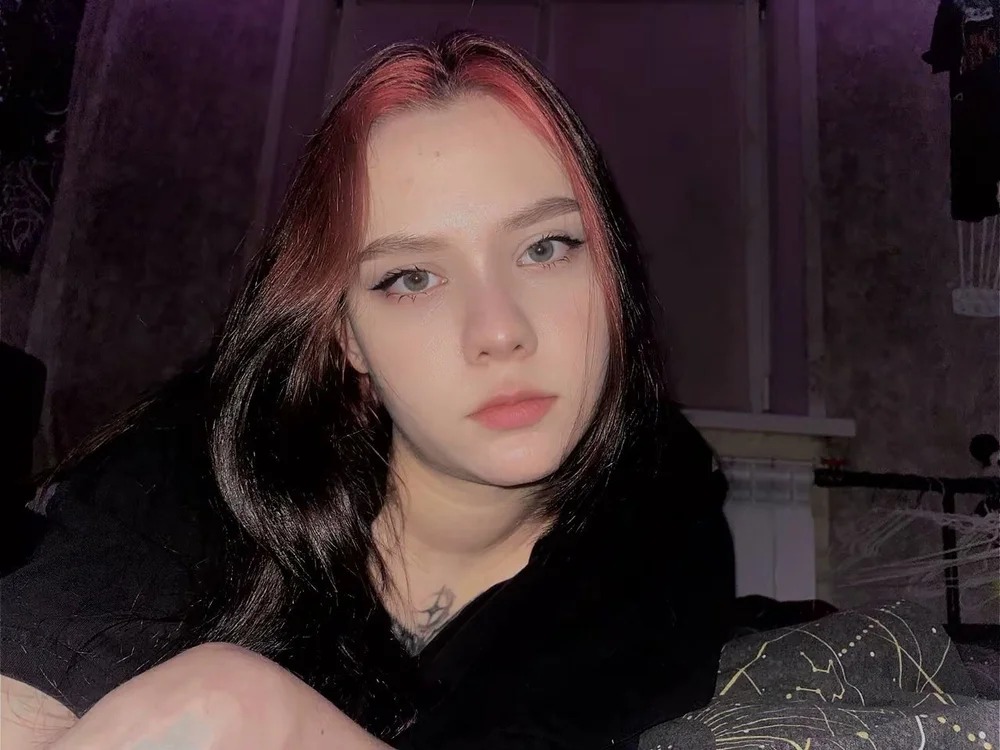 Lisa_Reevess Chatroom