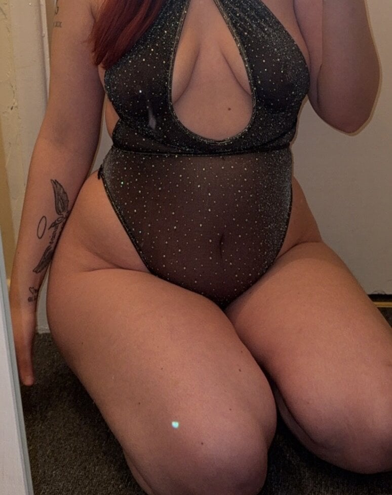 LittleRedMilf Chatroom