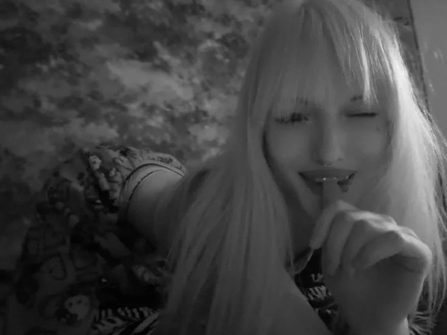 LizzaCrown Chatroom