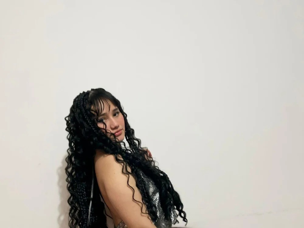 Lizzie_Lohan Chatroom