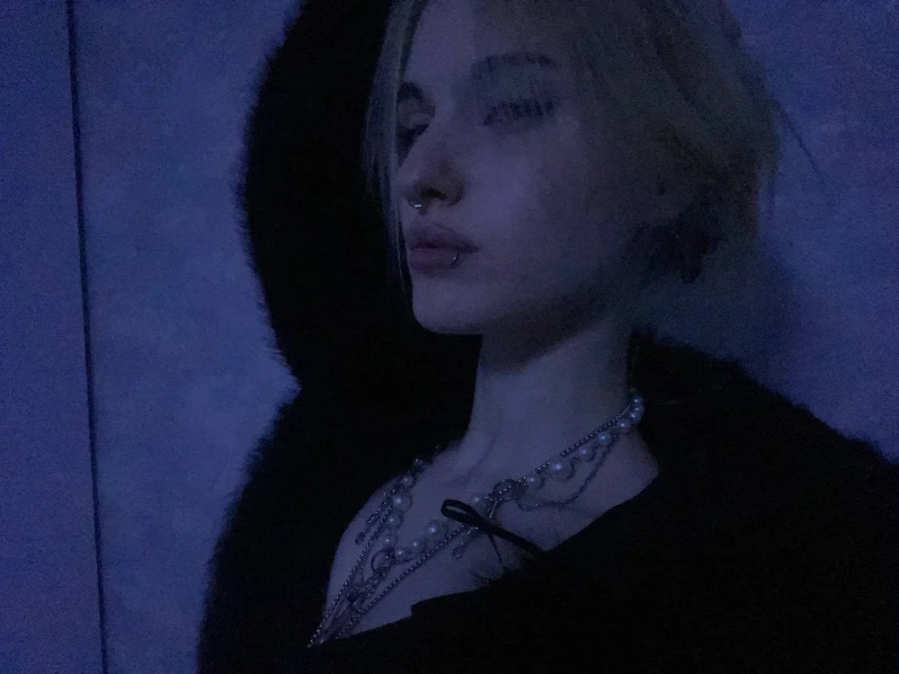LizzyCrown Chatroom