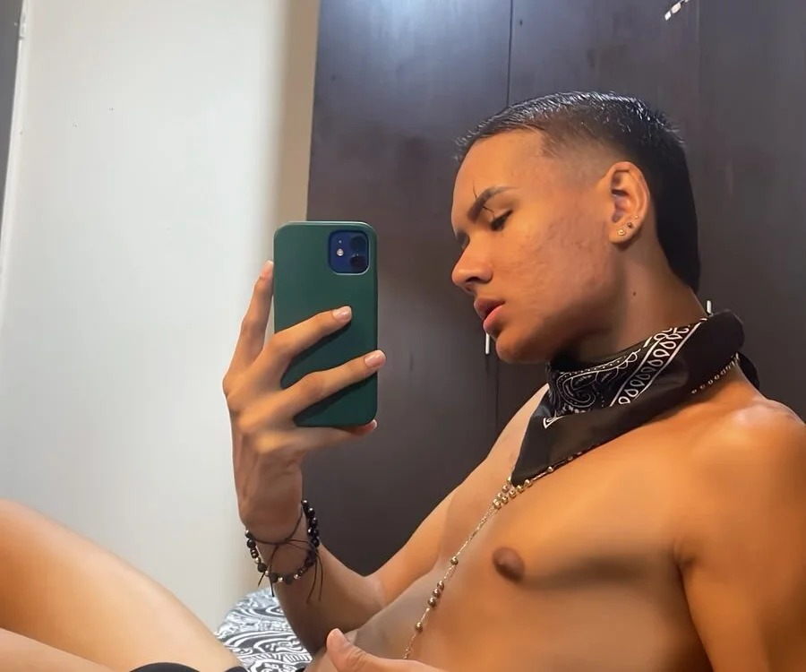 LoganBrookss_ Chatroom