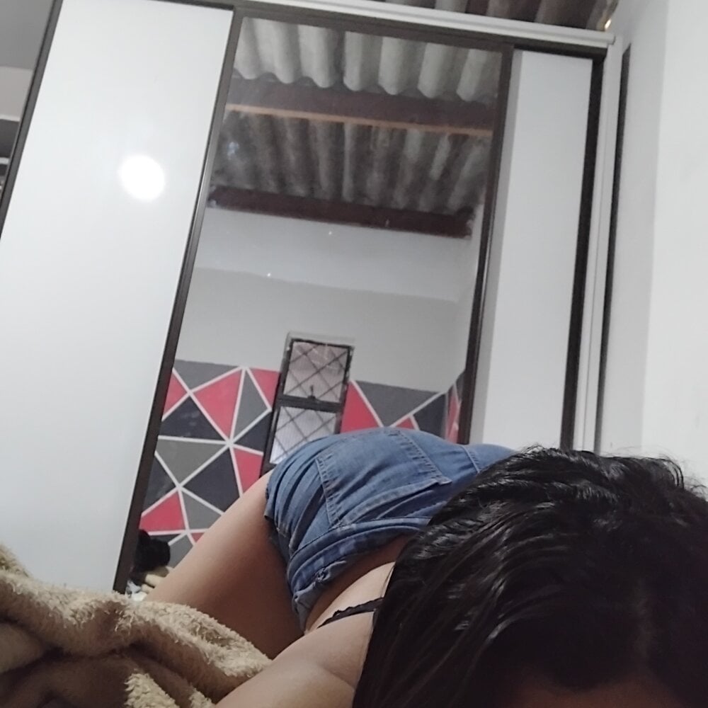 Lola874 Chatroom