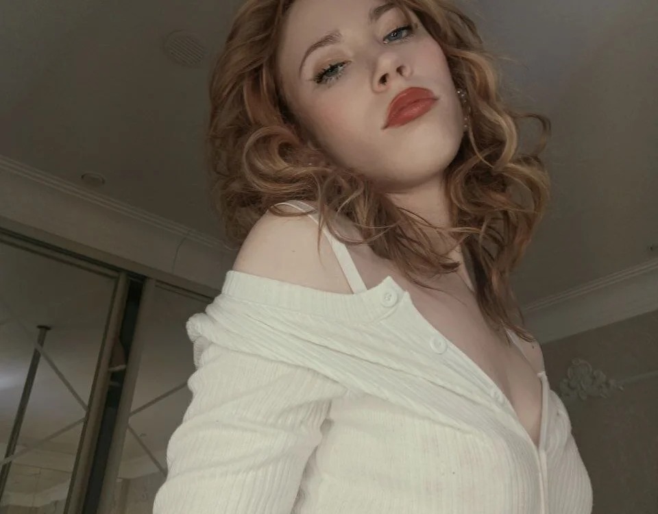 Lola_Gilbert Chatroom