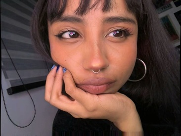 lola-purple