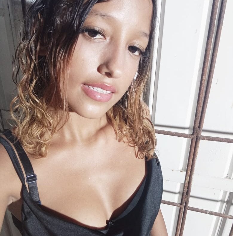 Loly_skinny10 Chatroom