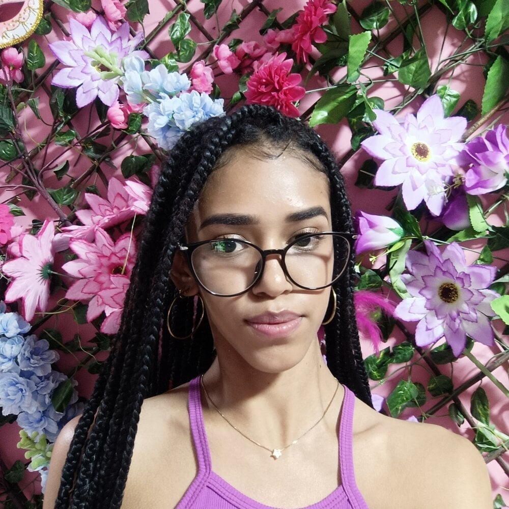 Lorena_Hawkins Chatroom