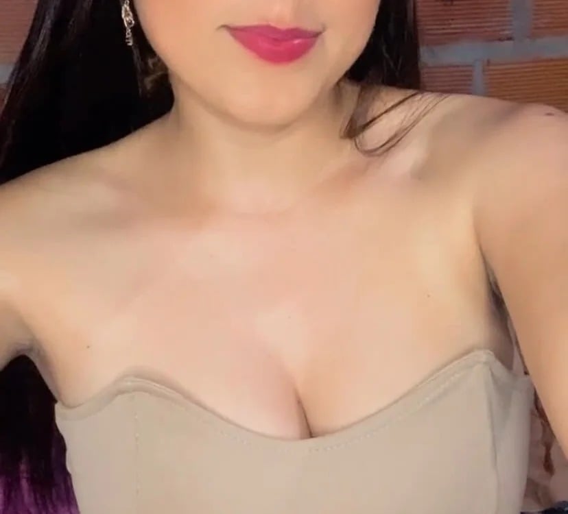 Lorenna16 Chatroom