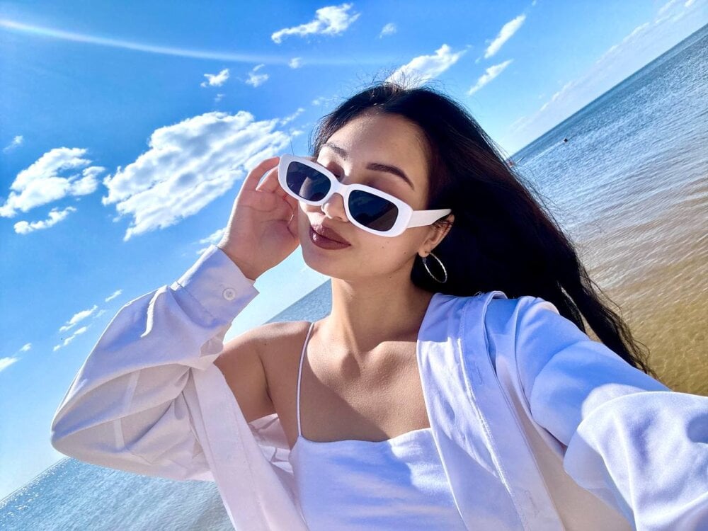 LorettaBeetz Chatroom