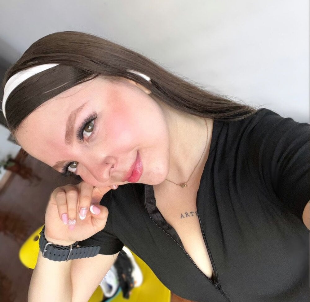LouiseBallen Chatroom