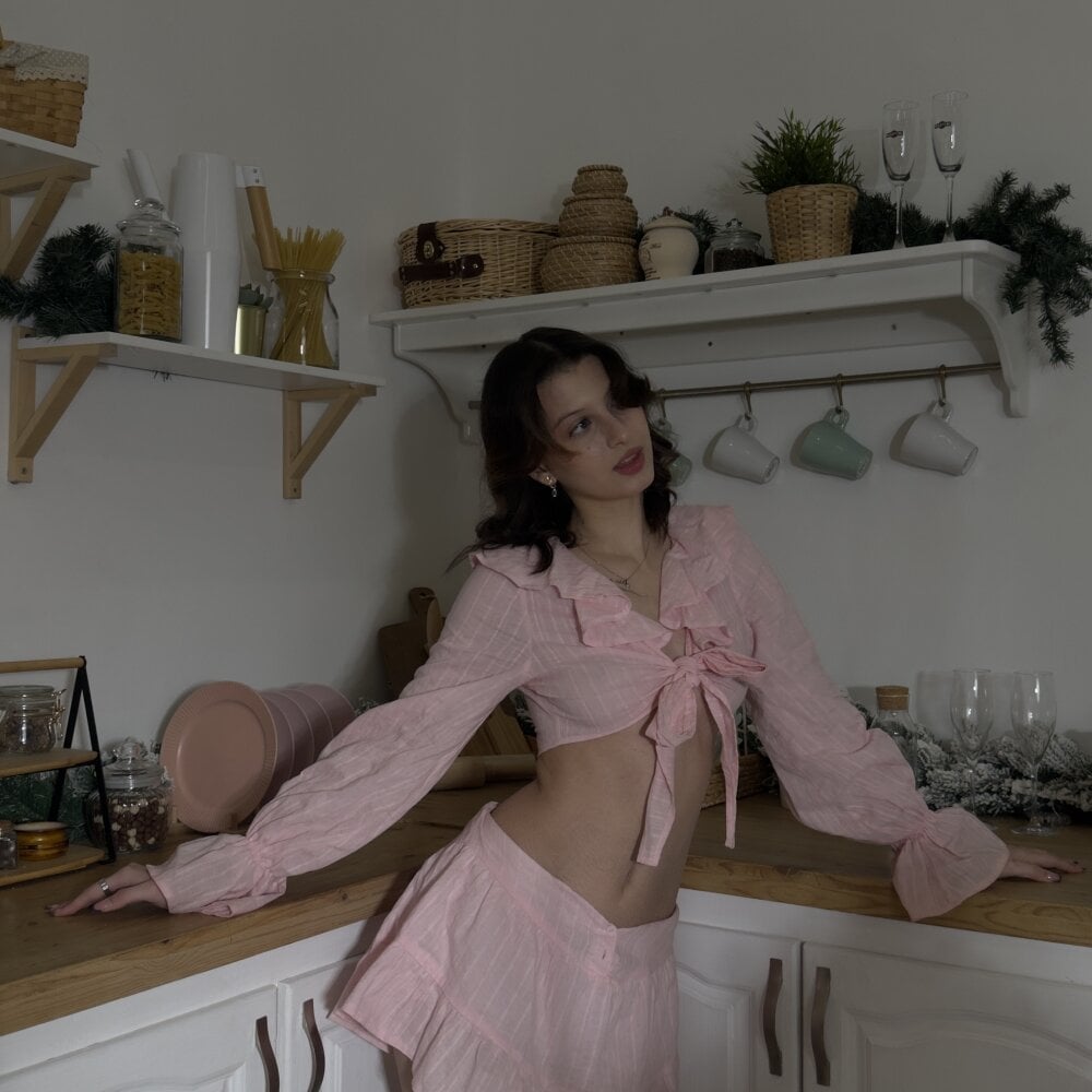 LouiseChavez Chatroom