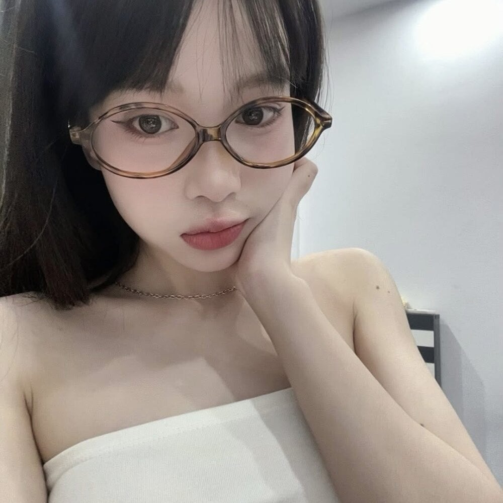 Louise_baby Chatroom