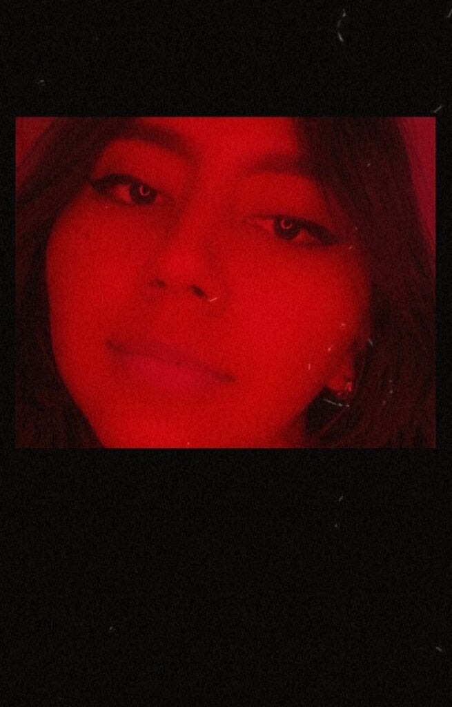 LoveLyy- Webcam Profile Picture LoveLyy- Chatroom