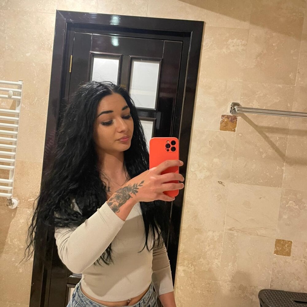 LovellyKaty Chatroom