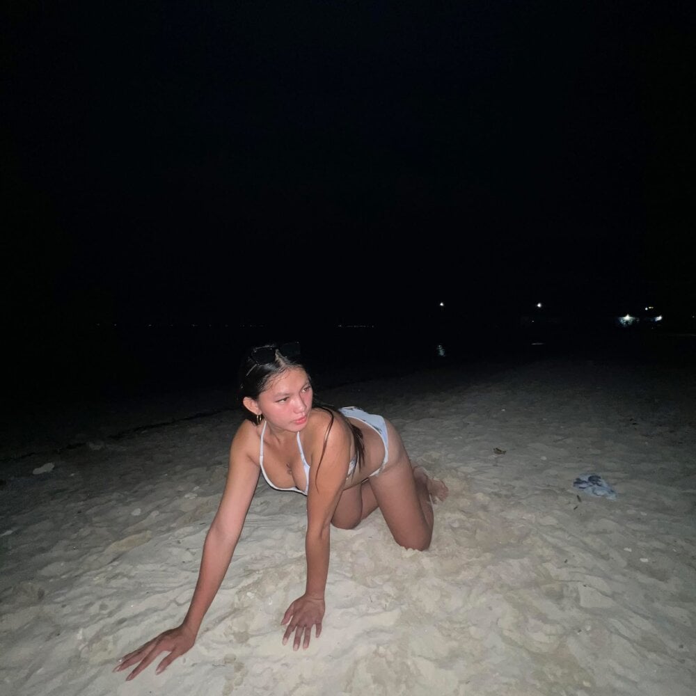 Lovely_Megan08 Chatroom