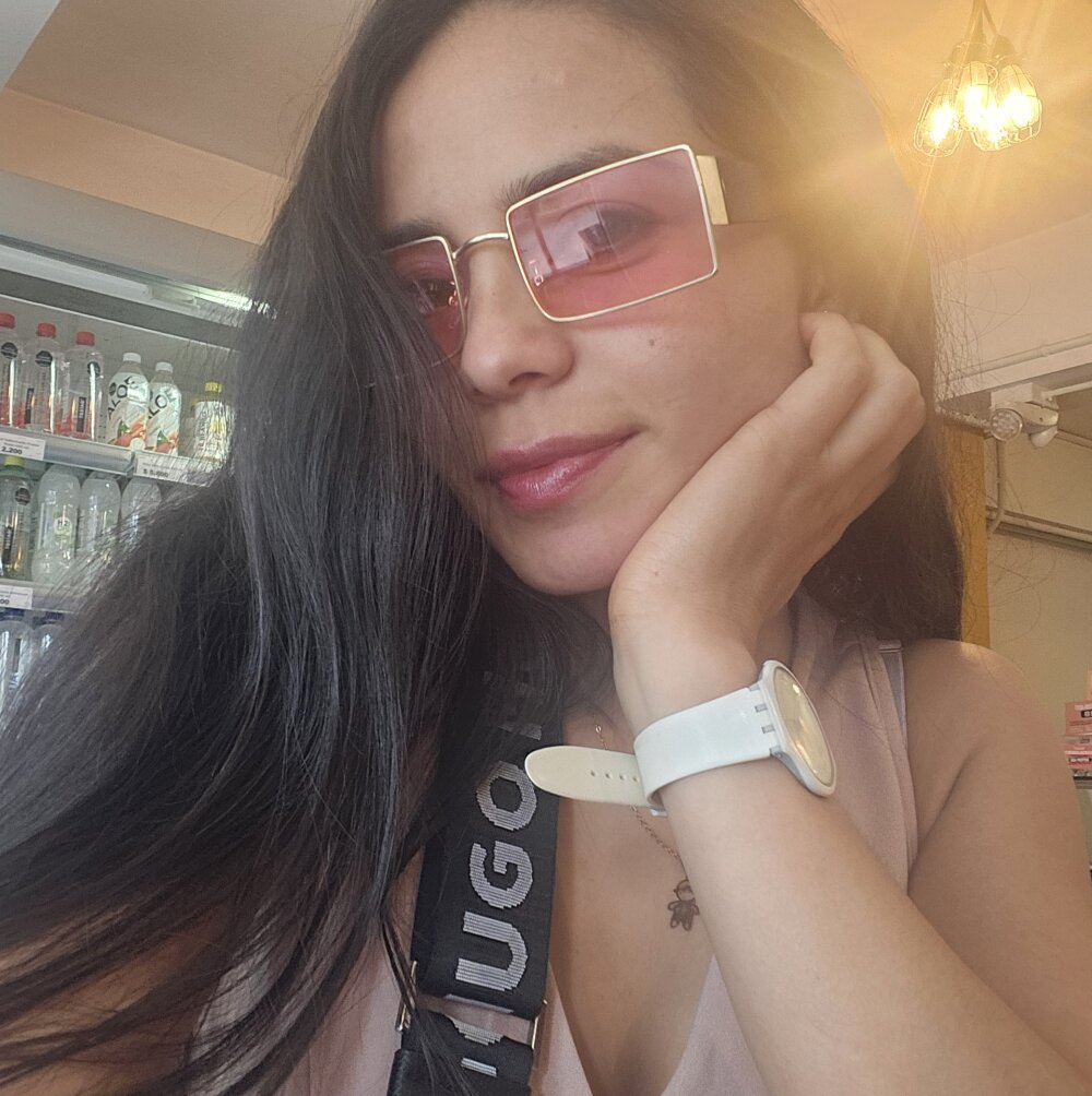Luanarhoades Chatroom