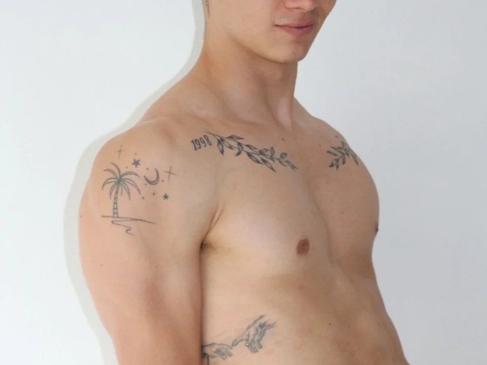 Lucas-Aaron Chatroom