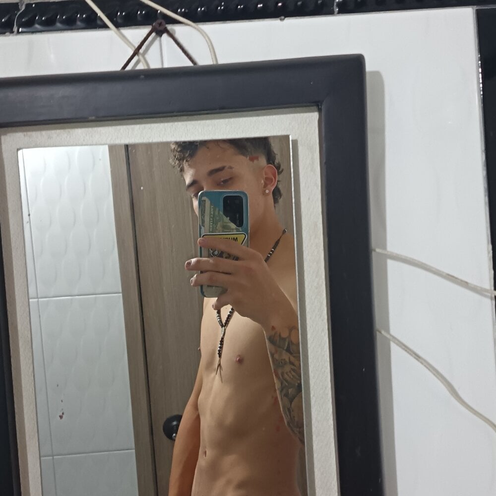 Lucas_hermandez Chatroom