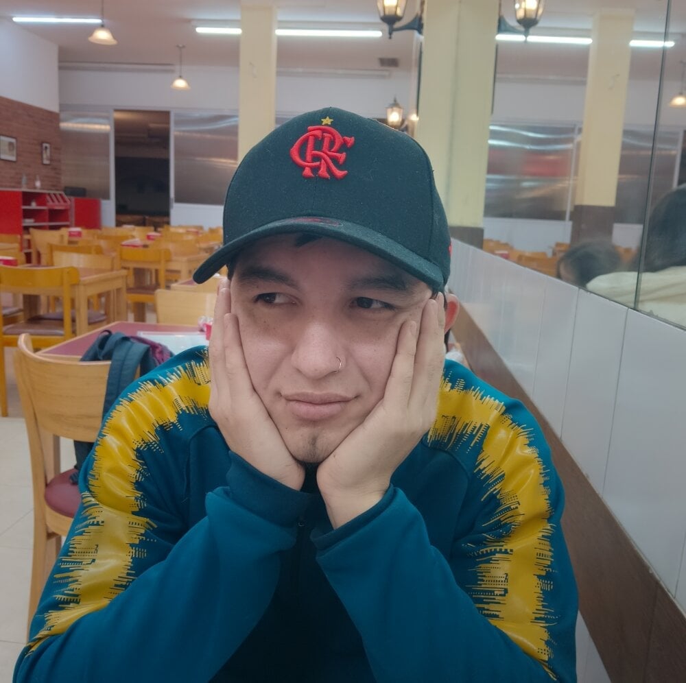 Lucasxxx1999- Chatroom