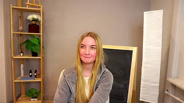 LucettaCreswell Chatroom
