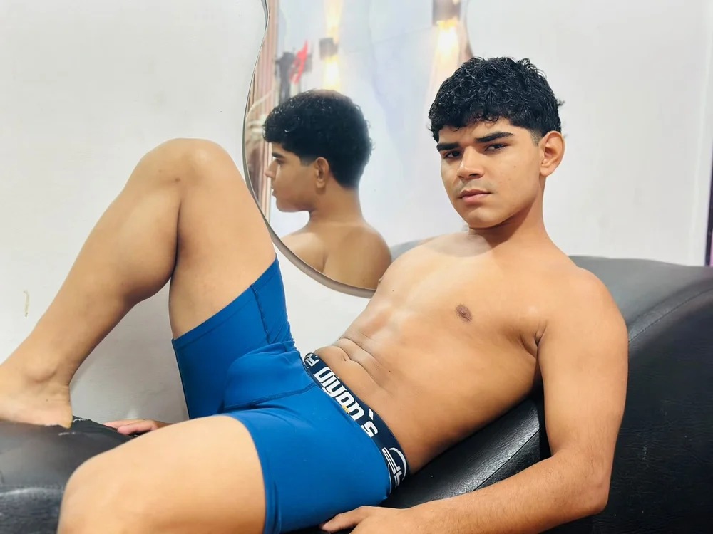 Lucho_Hot Chatroom