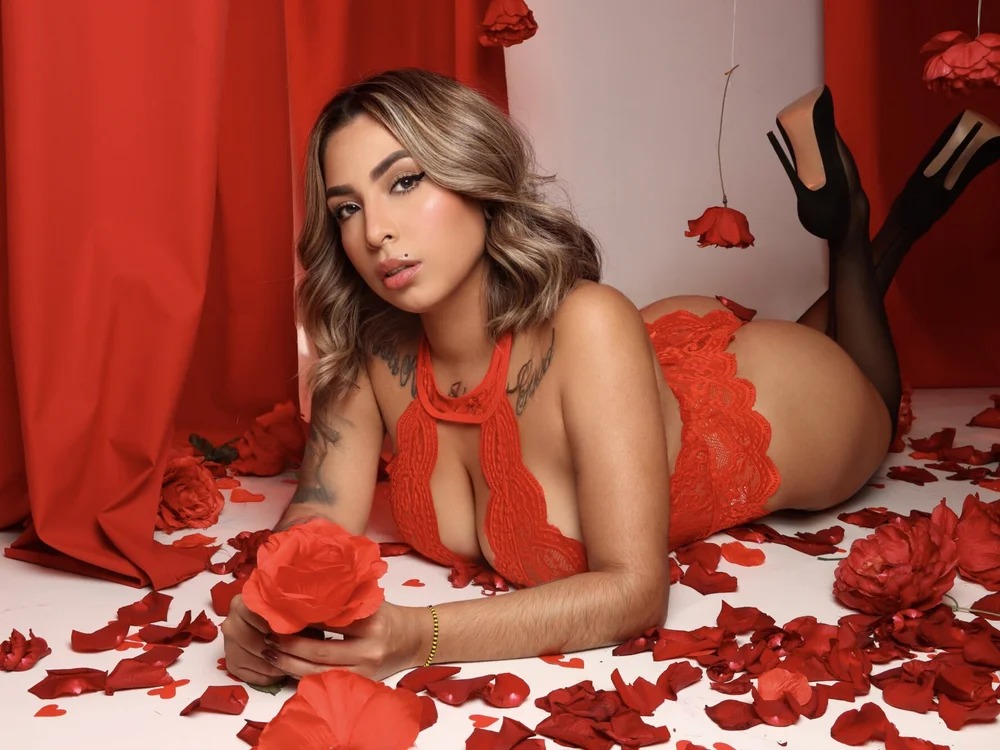 Luci_ferrer_ Chatroom