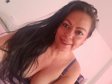 lucia-naughty