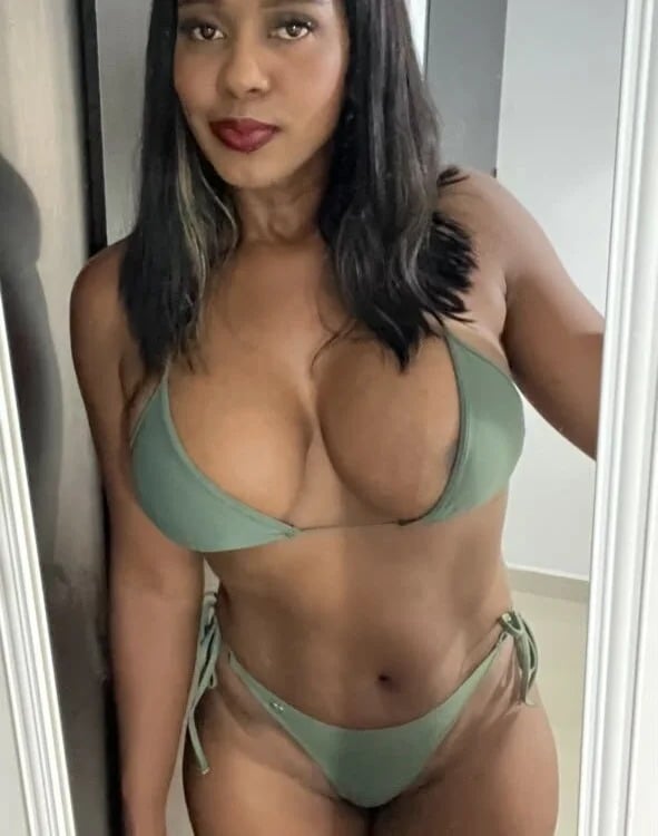 Lucia_Jackson Chatroom