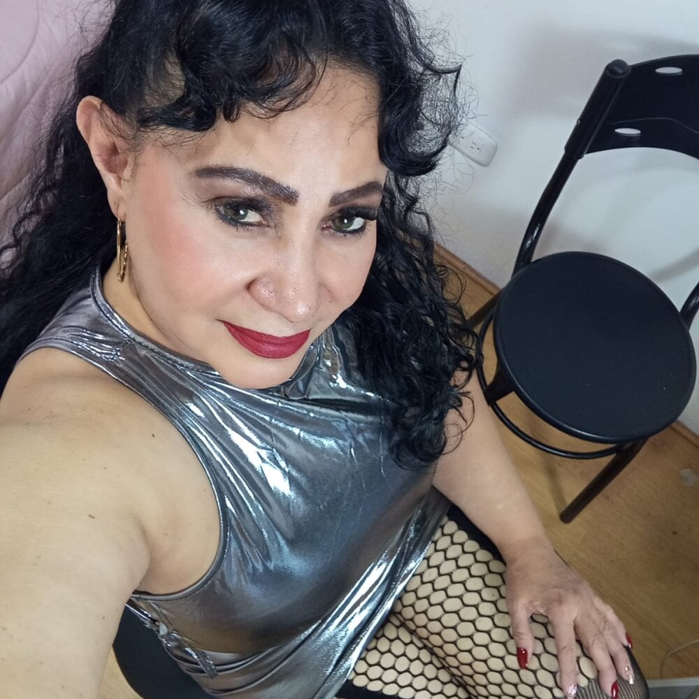 Luciana_Blackwell Chatroom