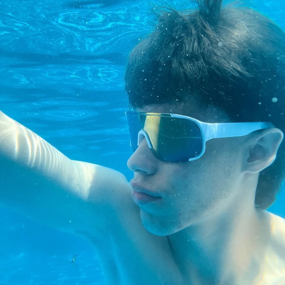 Luciangrey- Chatroom