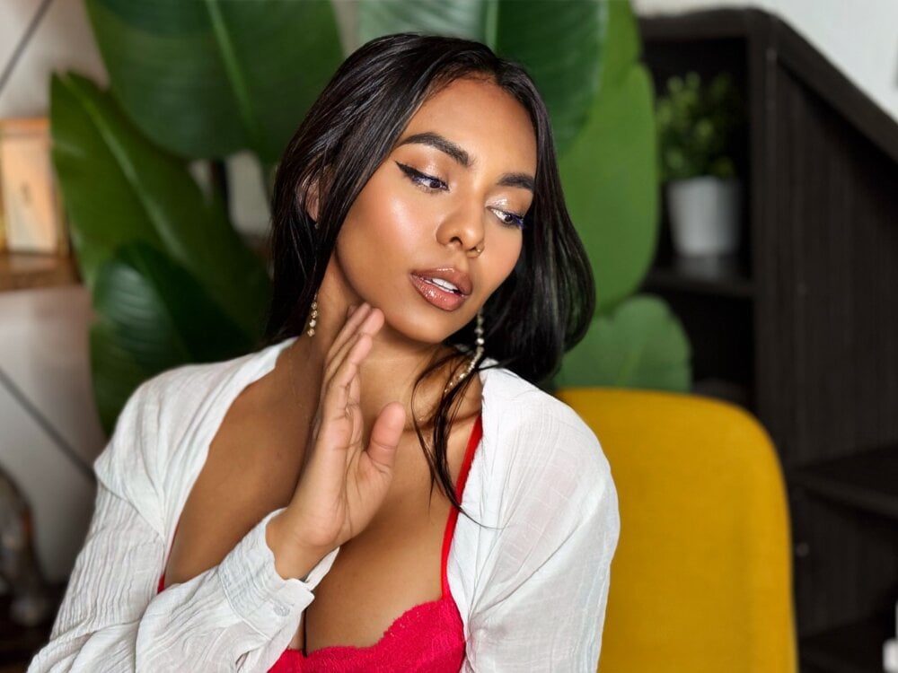 LuckyGoddessXXX Chatroom